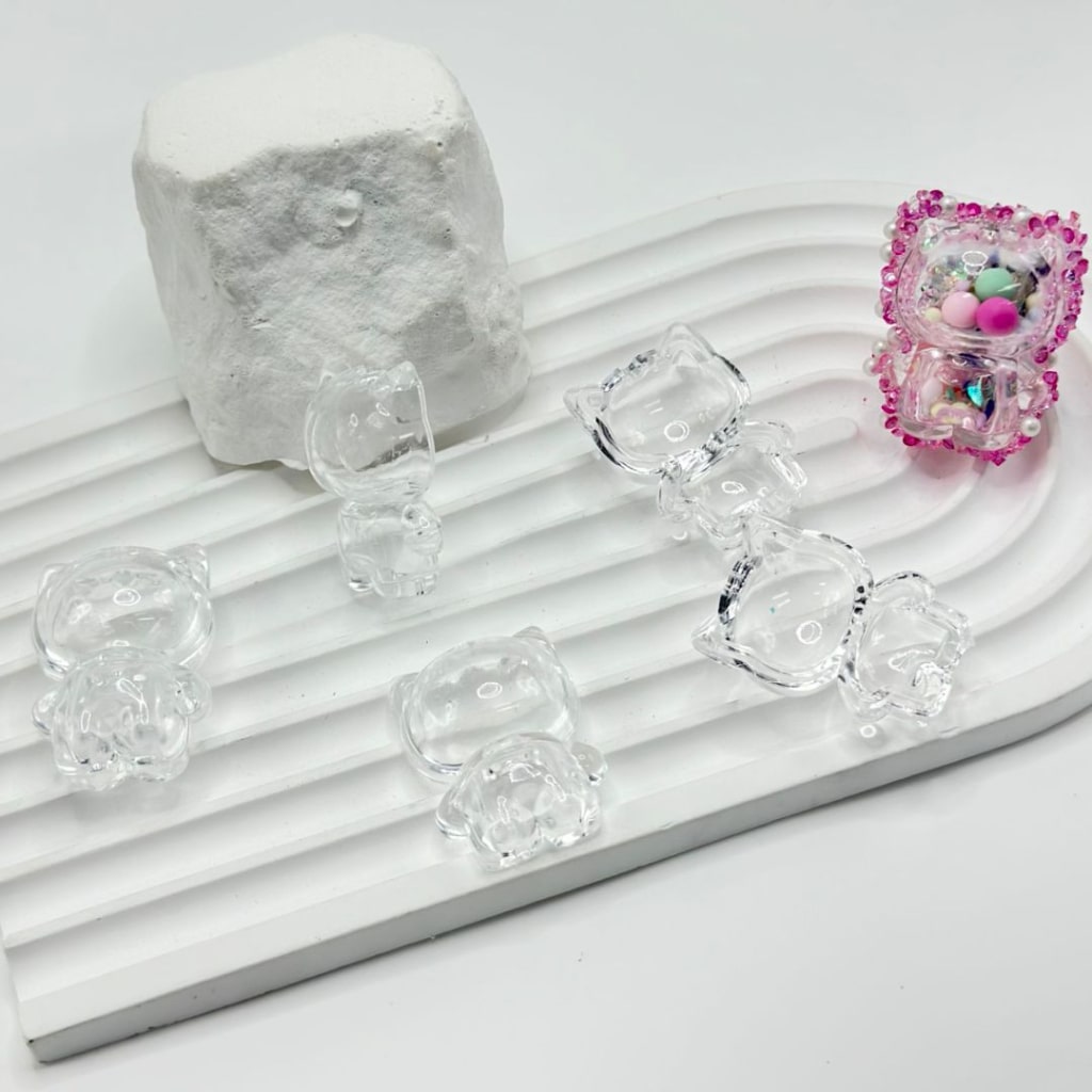 DIY Vivid Clear Hollow Cute HK Kitten Sanri Acrylic Beads, Around 35*25MM