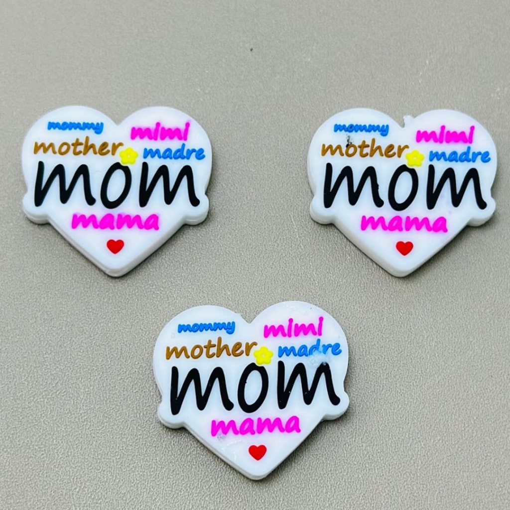 Mommy Mom Mama Mother Mimi Madre Heart Silicone Focal Beads