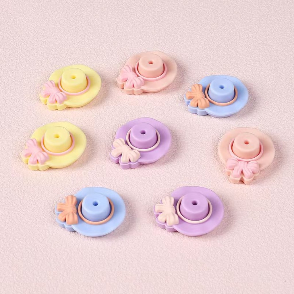 3D Cute Hats Caps with Bowknot Silicone Focal Beads