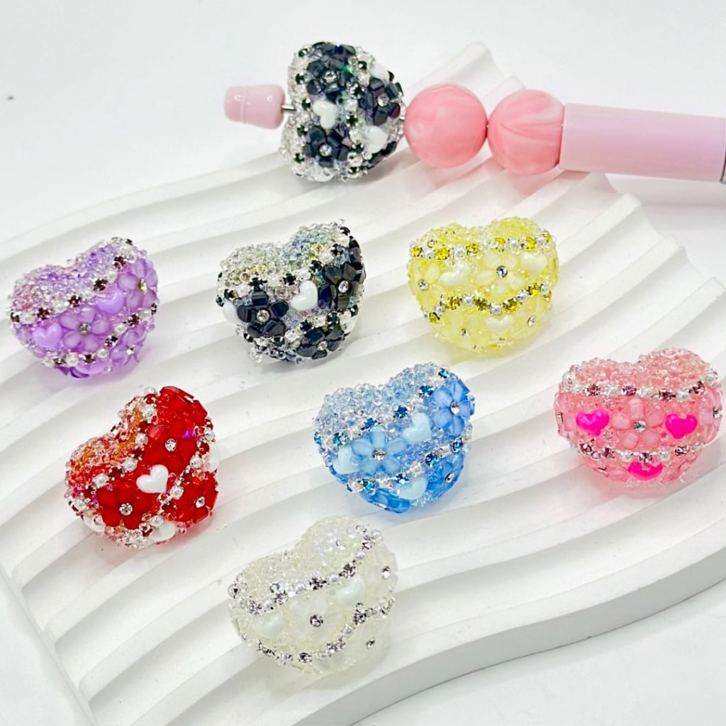 Bling Bling Heart Shape Clear Sugar Acrylic Beads with Colorful Mini Flowers Hearts Shiny Rhinestones & White Pearls Chain, Around 26*21MM