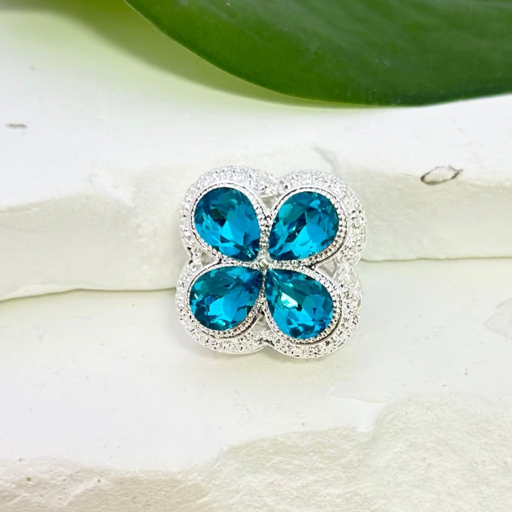 Exquisite Silver Alloy Four-Leaf Clover with Colorful Shiny Rhinestones Beads, Around 19*19MM