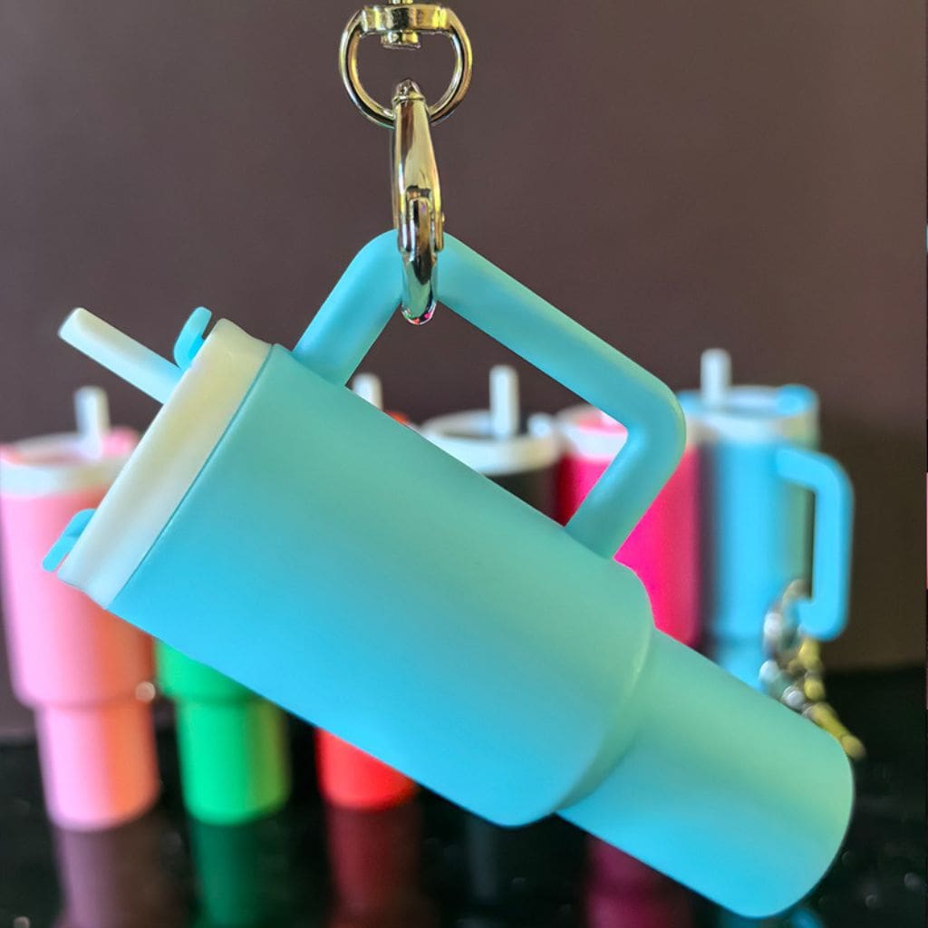 Mini Tumbler Chapstick Holder, Tumbler Keychain Chapstick Holder, Size 10*5*3cm