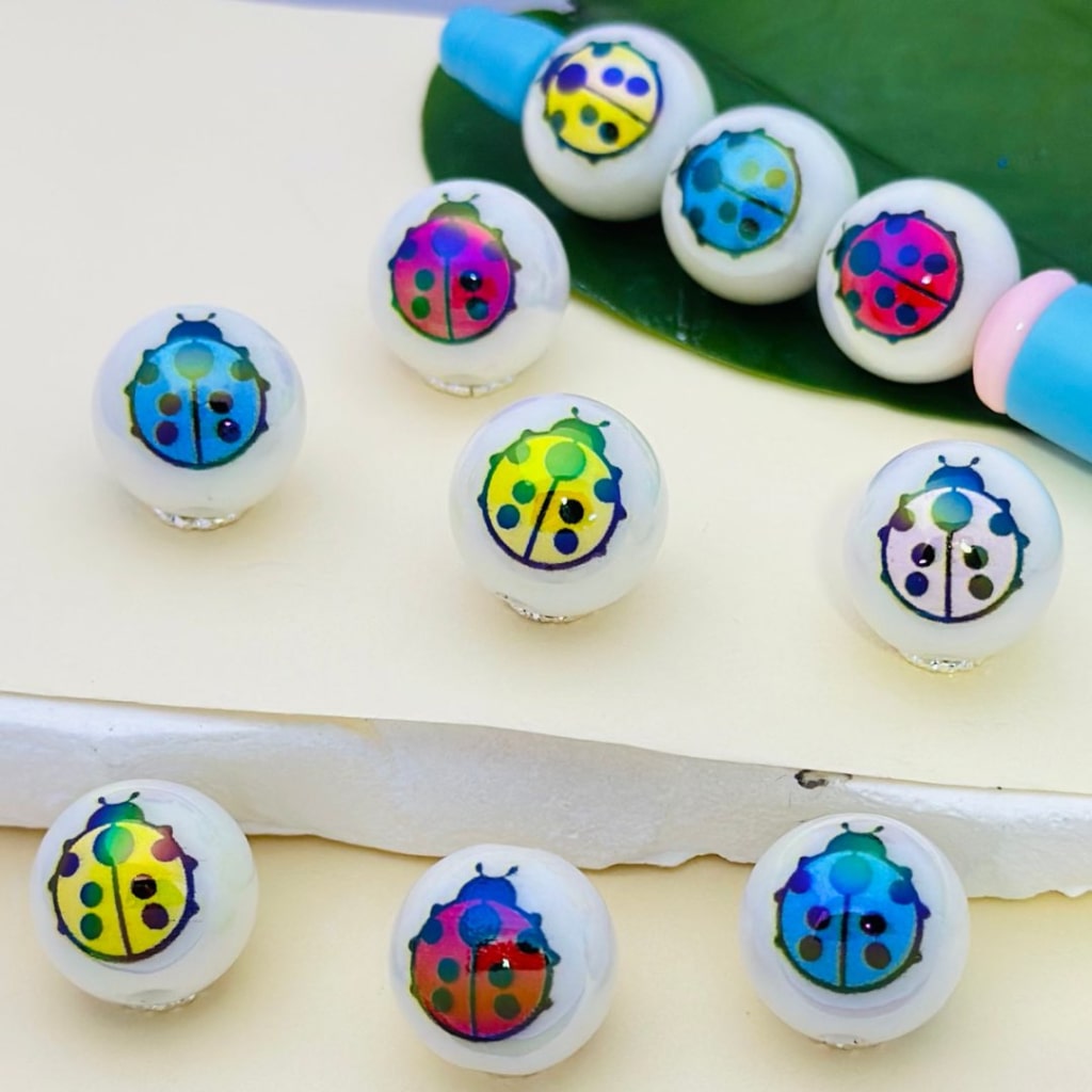 UV Finish Cute Ladybugs White Round Acrylic Beads, 16MM, Random Mix