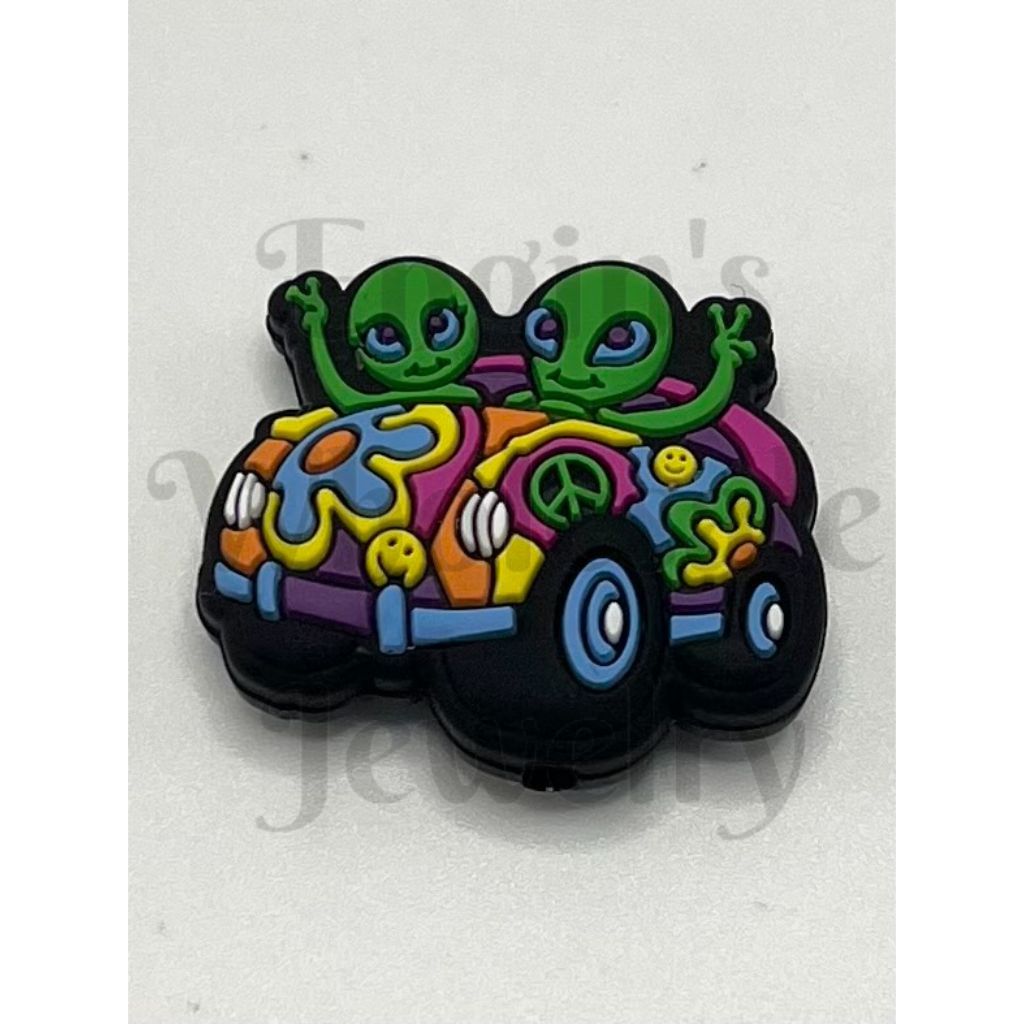 Green Aliens Colorful Peace Car Silicone Focal Beads