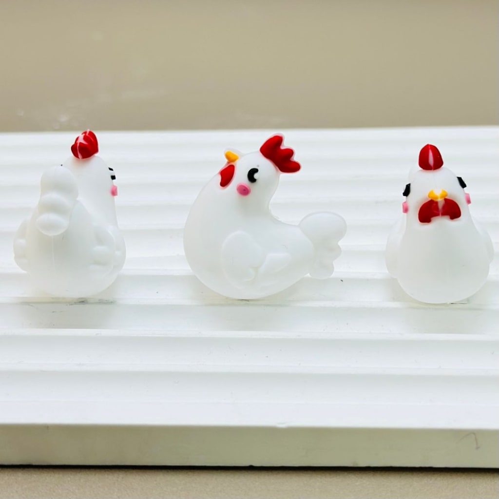 3D Vivid White Rooster Cock Hen Silicone Focal Beads