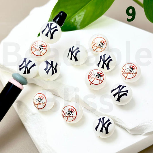 USA America Baseball Team New York Yanke Sports Frosted Matt White Round Acrylic Beads, 16MM, Random Mix