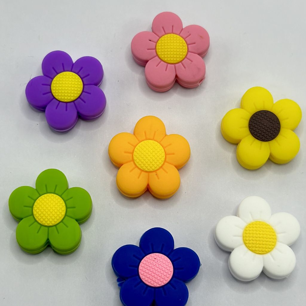 Colorful Little Flower Shaped Plain Floral Silicone Focal Beads Random Mix