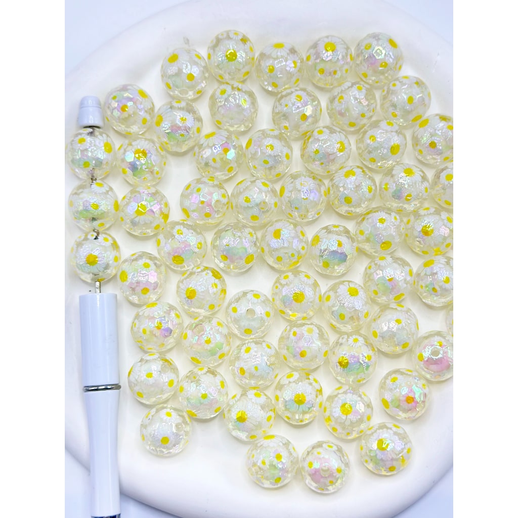 Daisy Bellis Perennis Flower Clear Acrylic Beads Small White Beads Inside, Random Mix, 16MM